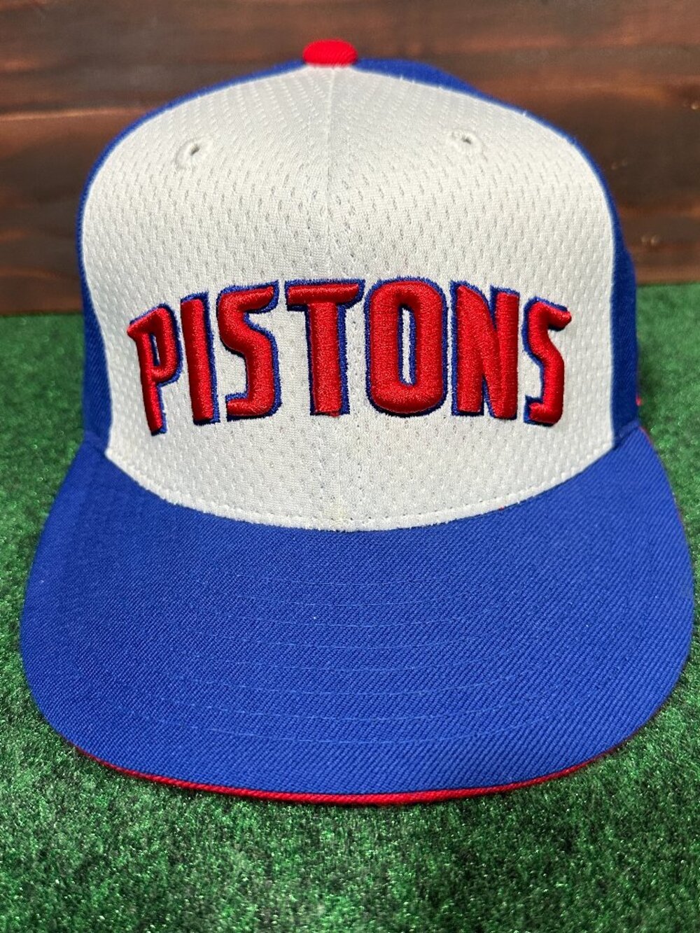 Detroit Pistons Reebok Hardwood Classics Size 7 3/8 Crown Fitted NBA Cap Hat